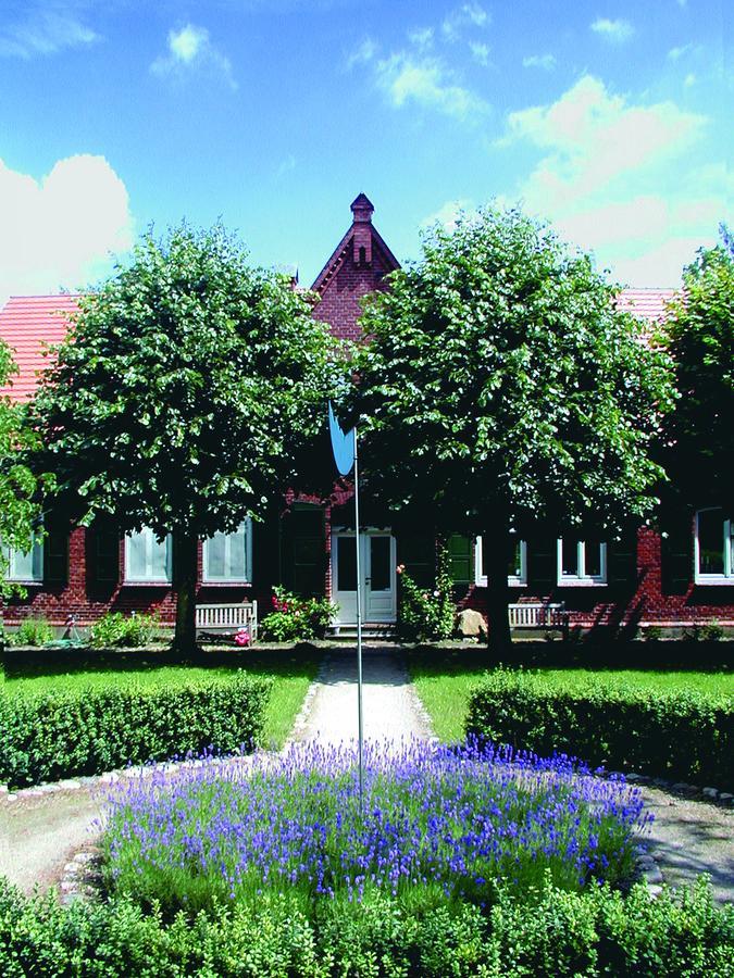 Seehotel Am Neuklostersee ภายนอก รูปภาพ